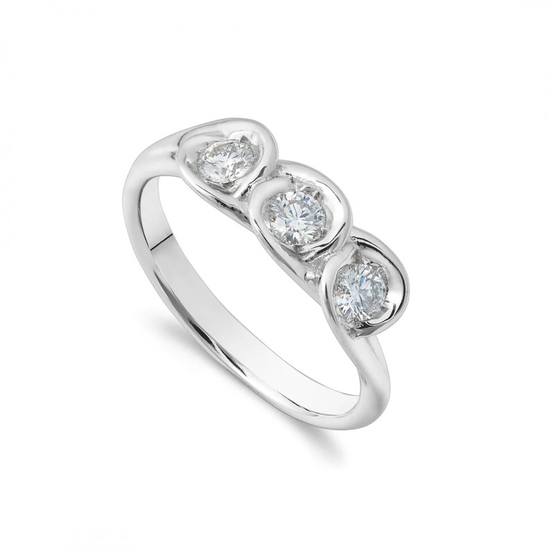 Anello Trilogy WORLD DIAMOND GROUP Golay in oro e diamanti | De Wrachien Gioielli Anello Trilogy WORLD DIAMOND GROUP Golay in oro e diamanti | De Wrachien Gioielli